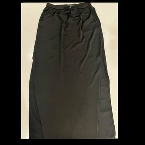 Midi skirt with slit